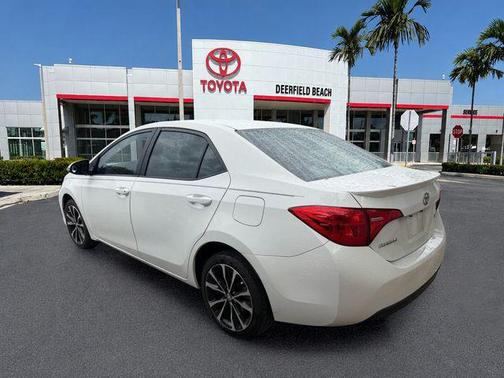 Super White 2018 Toyota Corolla SE