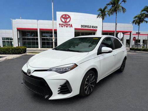 Super White 2018 Toyota Corolla SE
