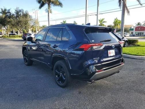 2021 Toyota RAV4 Hybrid SE