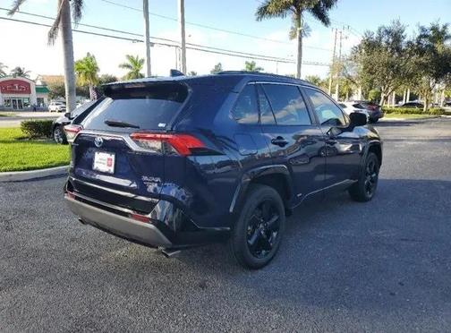 2021 Toyota RAV4 Hybrid SE
