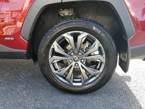 2024 Toyota RAV4 Hybrid XLE Premium