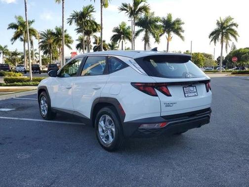 2024 Hyundai TUCSON SE