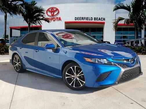 2020 Toyota Camry SE