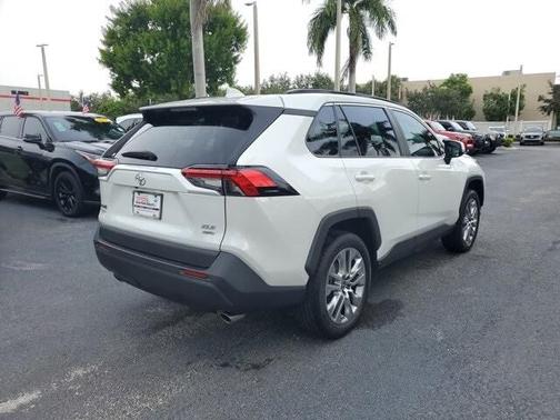 2023 Toyota RAV4 XLE Premium