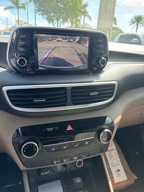 2020 Hyundai TUCSON SE