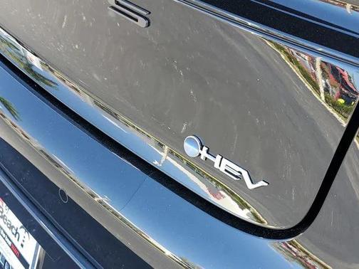 2025 Toyota Prius XLE