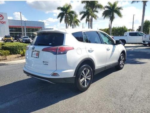 2018 Toyota RAV4 XLE
