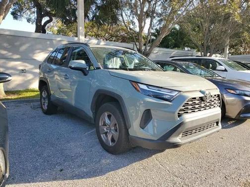 2022 Toyota RAV4 XLE