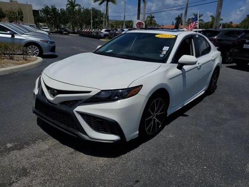 2023 Toyota Camry SE