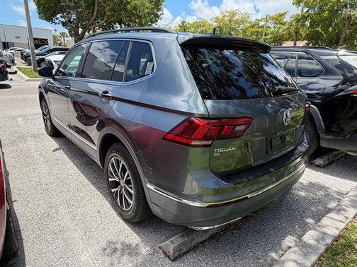 Platinum Gray Metallic 2020 Volkswagen Tiguan 2.0T SE