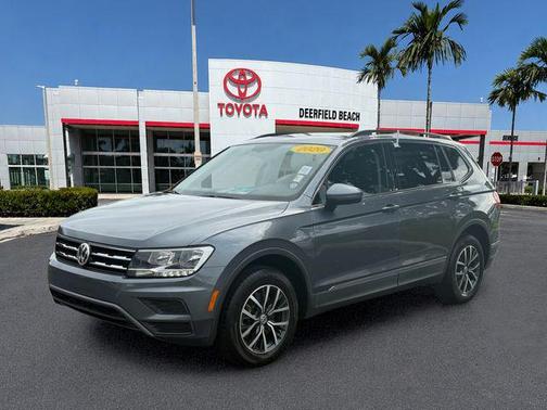 Platinum Gray Metallic 2020 Volkswagen Tiguan 2.0T SE