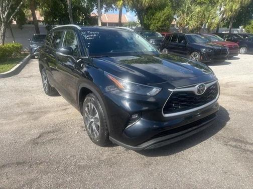 2024 Toyota Highlander LE