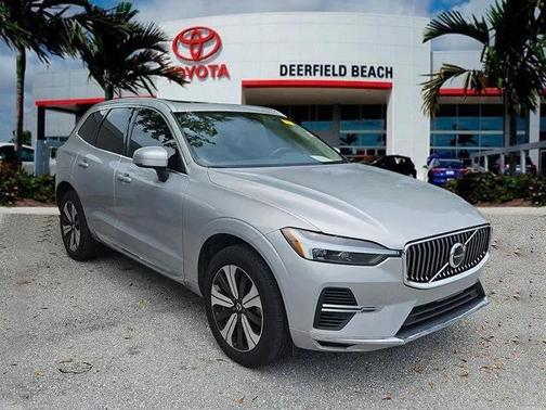 2023 Volvo XC60 Recharge Plug-In Hybrid T8 Core Bright Theme