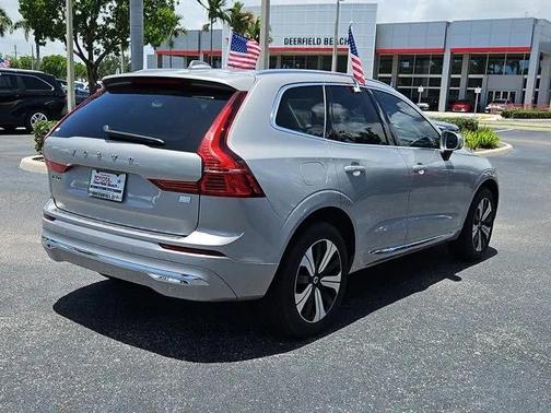 2023 Volvo XC60 Recharge Plug-In Hybrid T8 Core Bright Theme