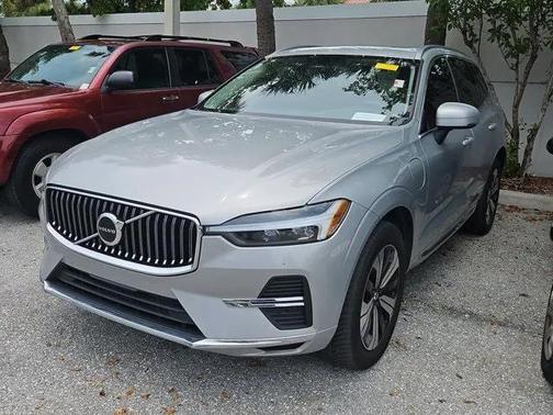 2023 Volvo XC60 Recharge Plug-In Hybrid T8 Core Bright Theme