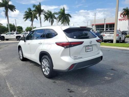 2023 Toyota Highlander Platinum