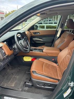 2023 Nissan Pathfinder Platinum 4WD