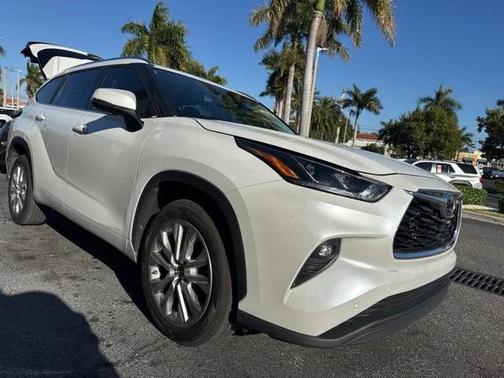 2023 Toyota Highlander L