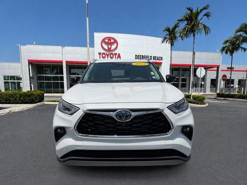 Wind Chill Pearl 2023 Toyota Highlander Hybrid Platinum