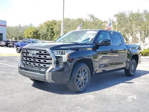 2023 Toyota Tundra Hybrid Platinum