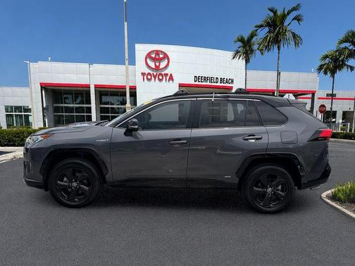 Blizzard Pearl/Midnight Black Metallic 2021 Toyota RAV4 Hybrid SE