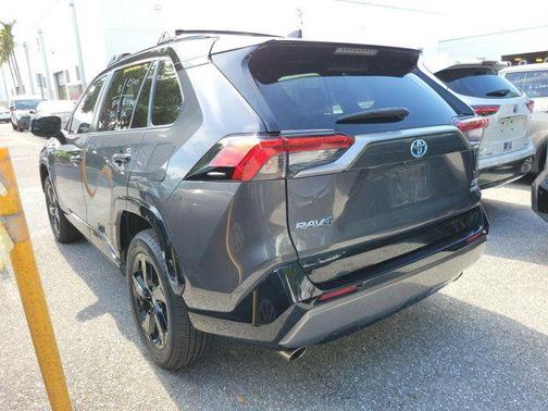 Blizzard Pearl/Midnight Black Metallic 2021 Toyota RAV4 Hybrid SE