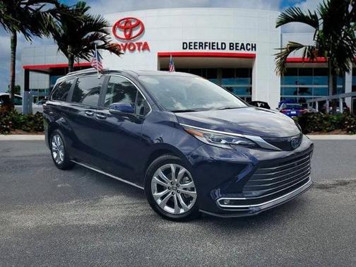 2022 Toyota Sienna Platinum 7 Passenger
