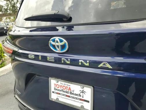 2022 Toyota Sienna Platinum 7 Passenger