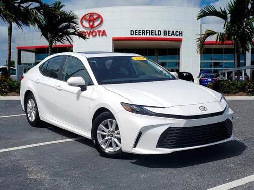 2025 Toyota Camry SE