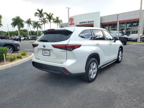 2023 Toyota Highlander Hybrid LE