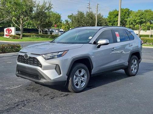 2025 Toyota RAV4 Hybrid XLE