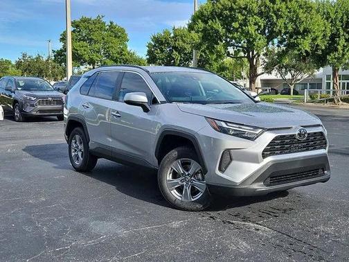 2025 Toyota RAV4 Hybrid XLE
