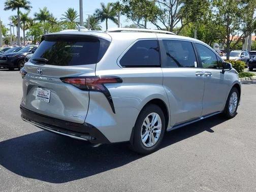 2025 Toyota Sienna Limited 7-Passenger