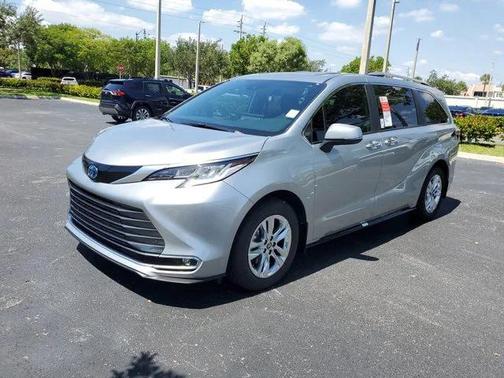2025 Toyota Sienna Limited 7-Passenger