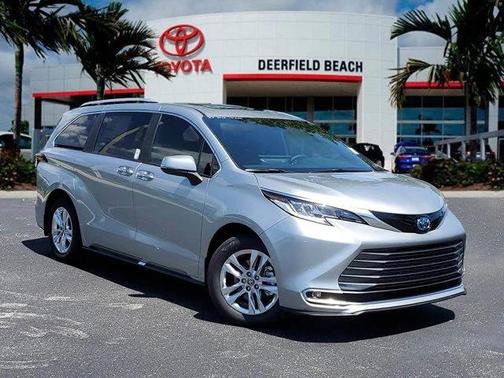 2025 Toyota Sienna Limited 7-Passenger