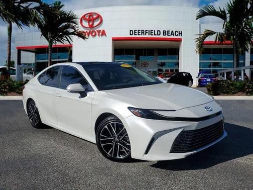 2025 Toyota Camry SE