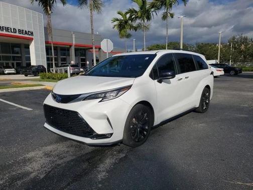 2023 Toyota Sienna XSE 7 Passenger
