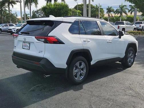 2025 Toyota RAV4 Hybrid XLE