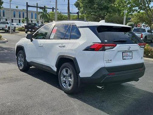 2025 Toyota RAV4 Hybrid XLE