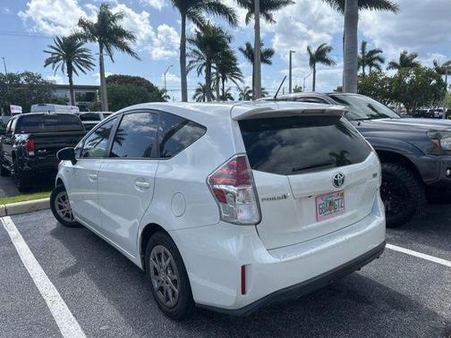 2016 Toyota Prius v Three