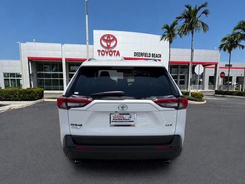 Ice 2025 Toyota RAV4 XLE