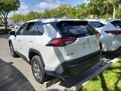 Ice 2025 Toyota RAV4 XLE