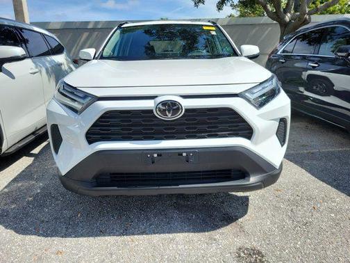 Ice 2025 Toyota RAV4 XLE