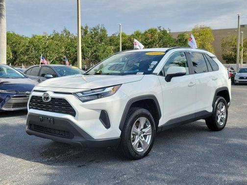 Ice 2025 Toyota RAV4 XLE