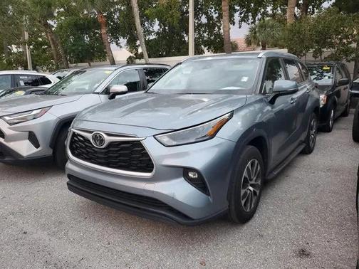 2023 Toyota Highlander Platinum