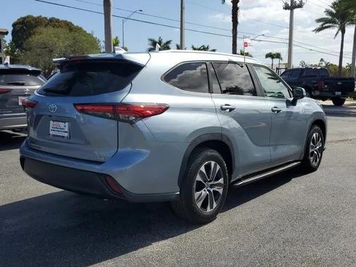 2023 Toyota Highlander Platinum