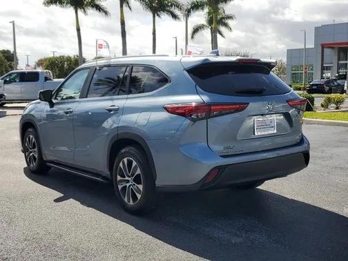 2023 Toyota Highlander Platinum