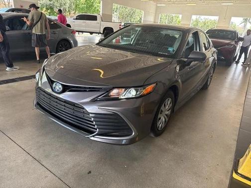 2024 Toyota Camry Hybrid LE
