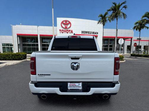 Ivory White Tri-Coat Pearlcoat 2021 RAM 1500 Laramie
