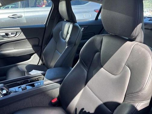 2024 Volvo S60 B5 Plus Dark Theme